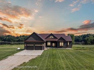 8810 E David Hwy, Lyons, MI 48851