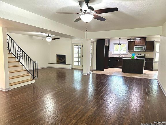 4th image of 10618 Cedar Elm