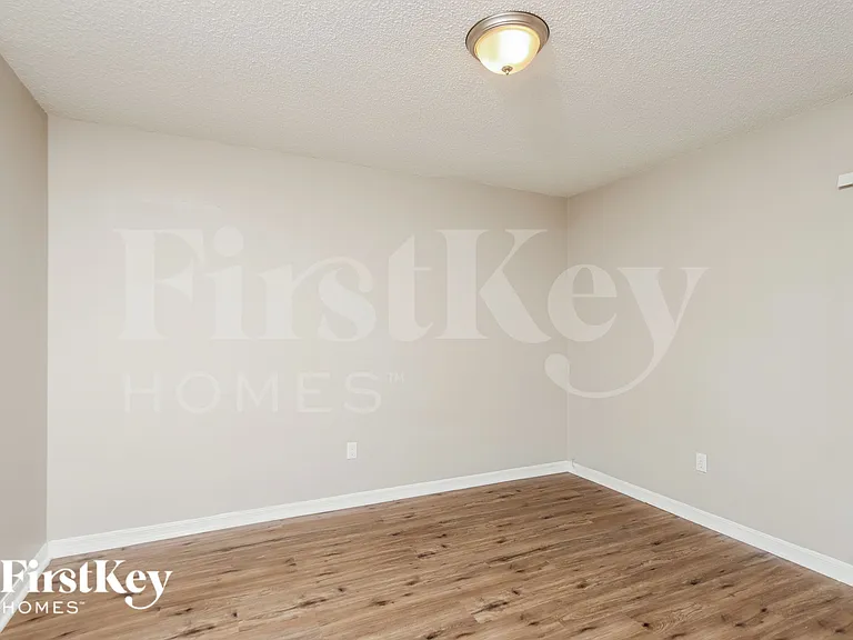 1955 Cleveland St NE — Photo 12