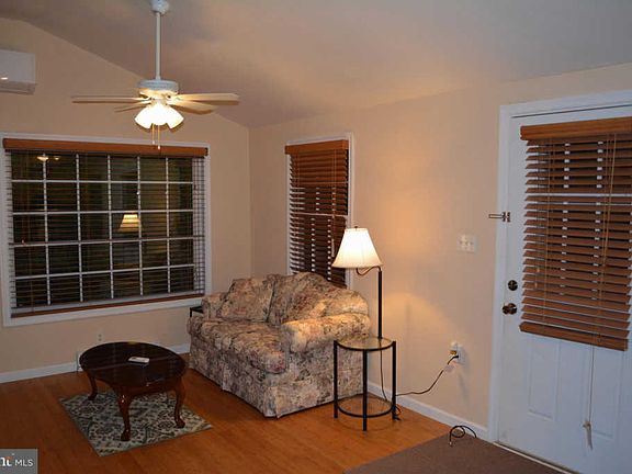 4th image of 380 Honey Farm Ln