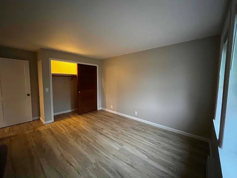 5098 Main St — Photo 5
