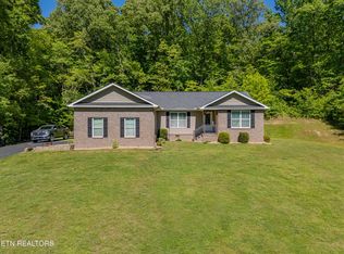379 Hilltop Dr, Crossville, TN 38555