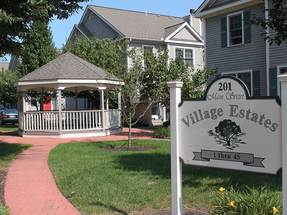 Village Estate Gazebo