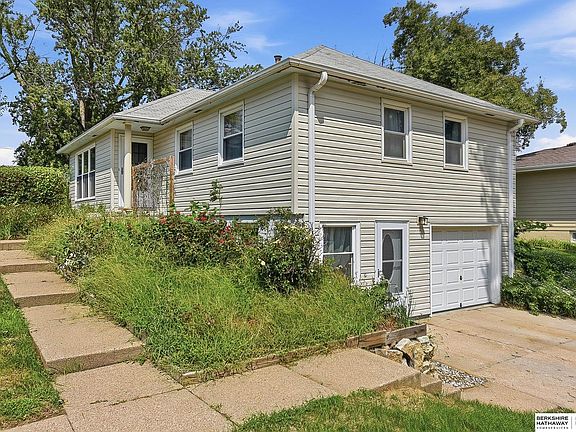 4th image of 1203 Thomas Dr