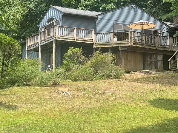 6 Tennis Court Road, Mahopac, NY 10541