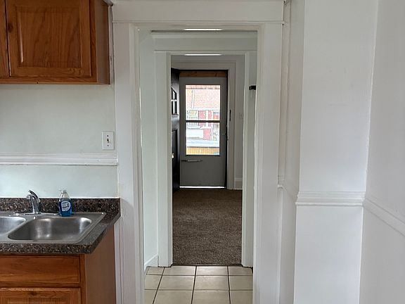 5th image of 523 Raspberry St