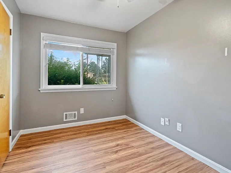 5411 Fennel Ct — Photo 9