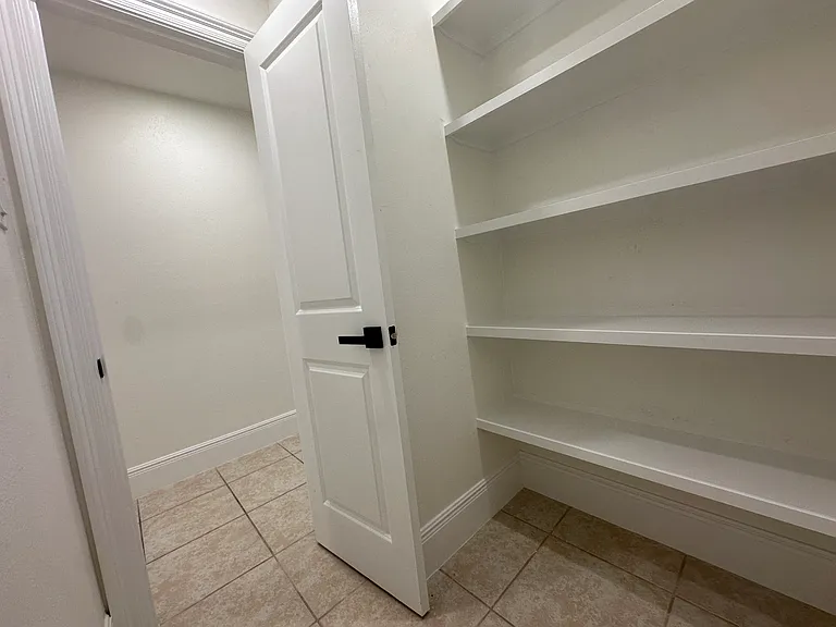 2723 Longwood Dr — Photo 21