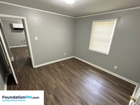 4th image of 2312 Norman Ave #1