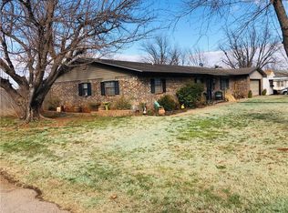 921 W D Ave, Elk City, OK 73644