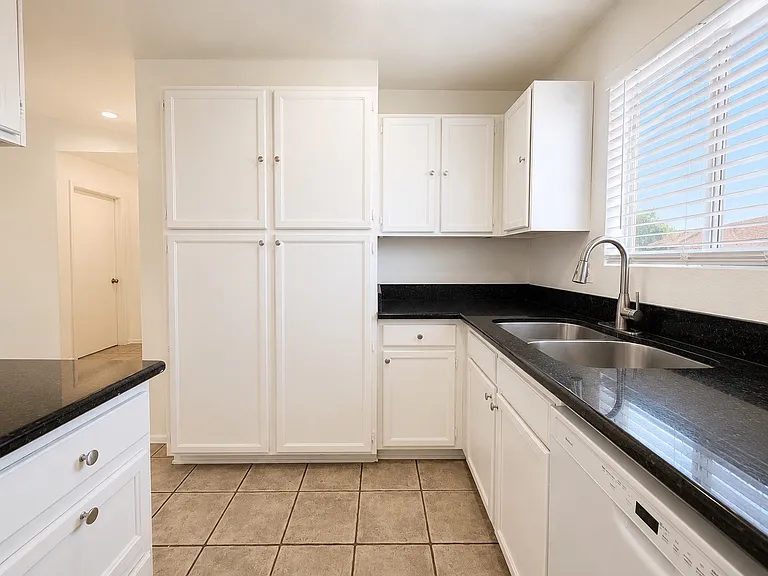 653 W Guadalupe Rd #2019 — Photo 6