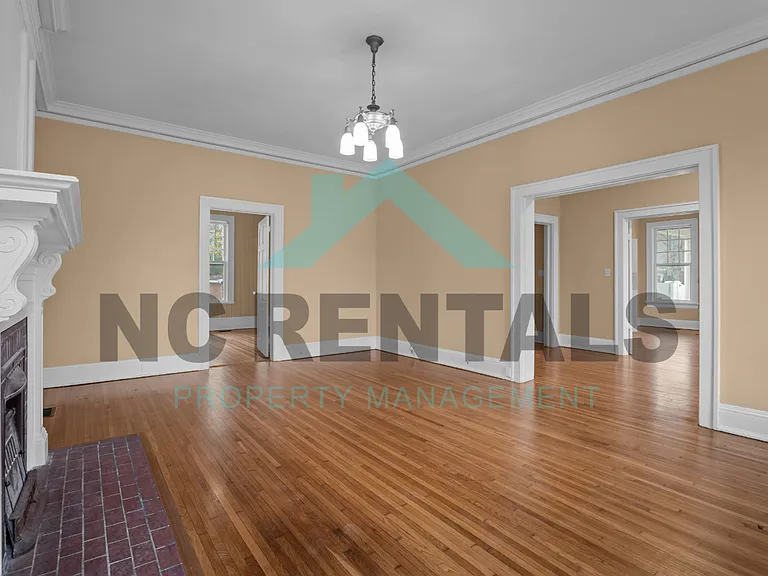 521 Park Pl — Photo 5