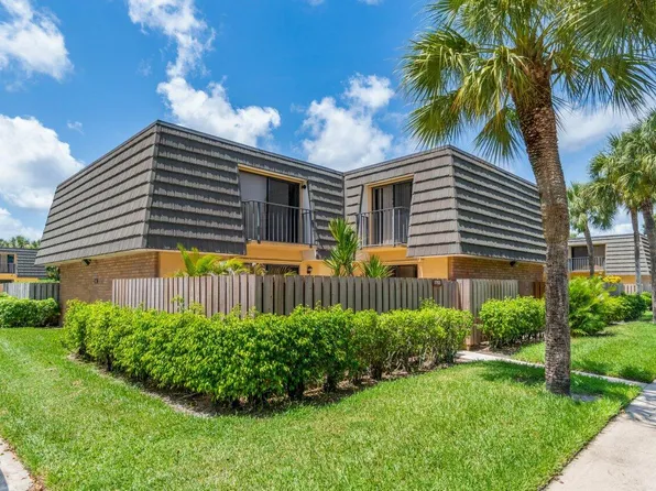 2703 27th Way, West Palm Beach, FL 33407