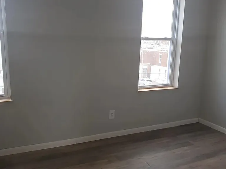 5104 Arch St #2 — Photo 2