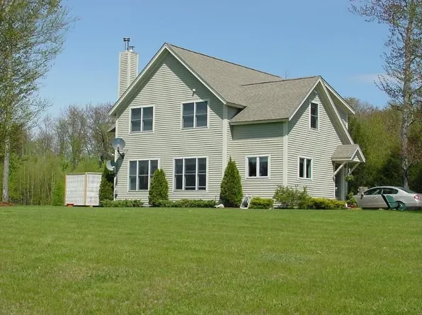 313 Sun Valley Rd, Morrisville, VT 05661