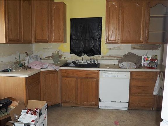 5th image of 634 N Cherry St
