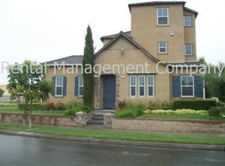 1751 N Leonard Ave, Clovis, CA