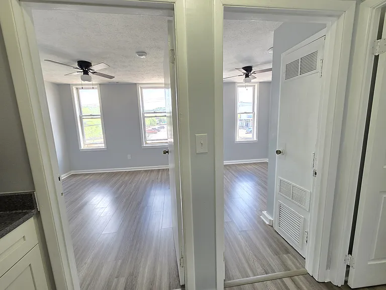 1906 Monongahela Ave #3 — Photo 9