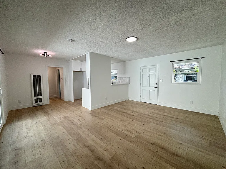 1531 W Ball Rd #B — Photo 11