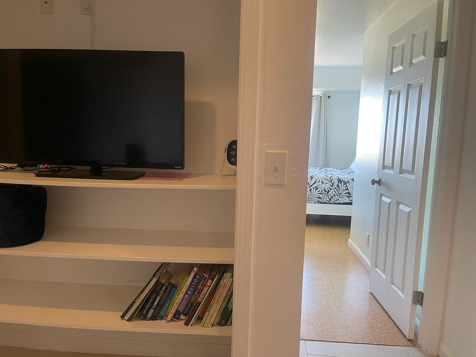 2 bed, 700 sqft, $2,695 — Photo 2