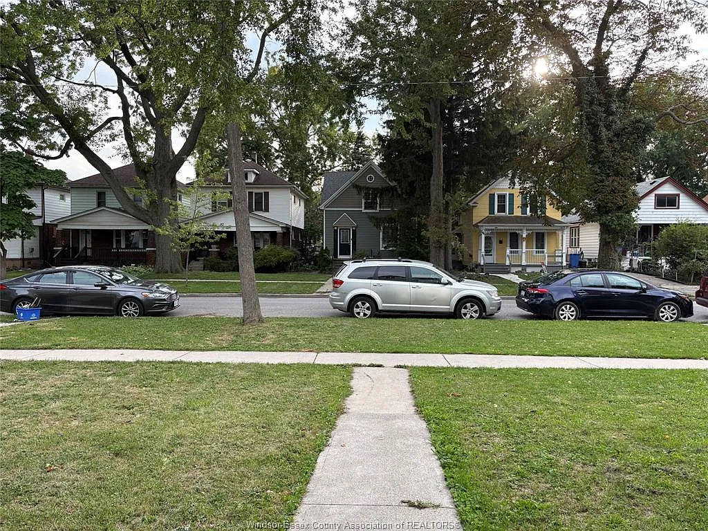 3 bed, $1,500 — Photo 3