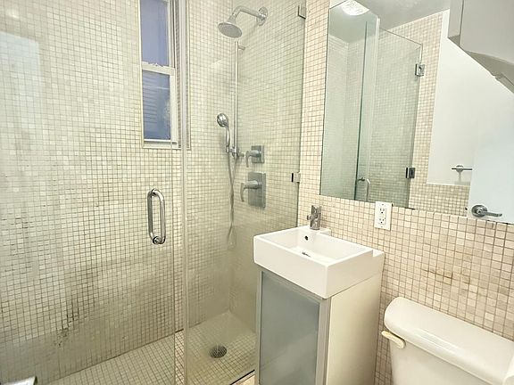 5th image of 25 W 84th St APT 3G