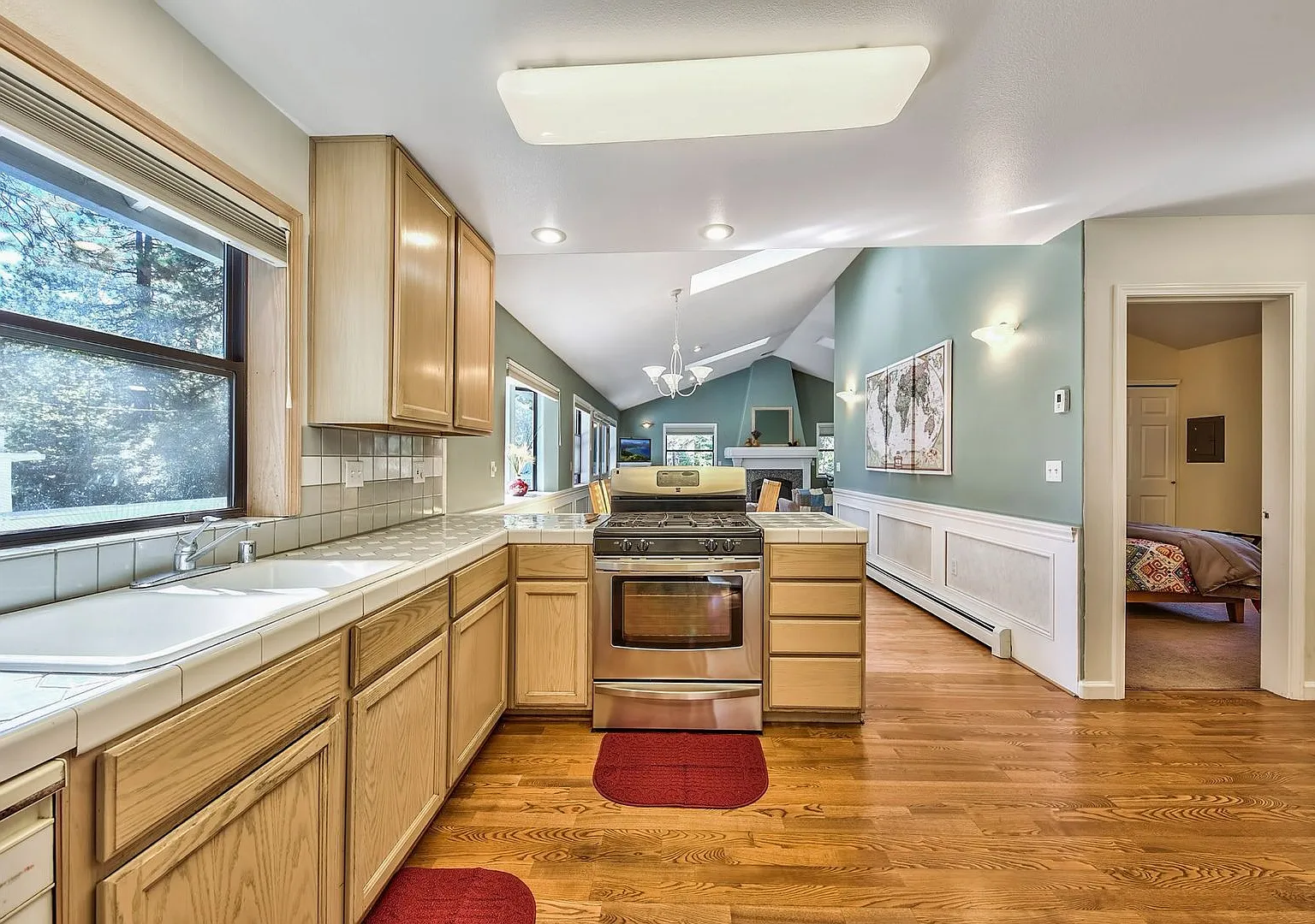 "Minnow's Run" ~ Top Floor Unit of Triplex with Private Deck, Wood Burning Fireplace & Fenced Bac... — Photo 1