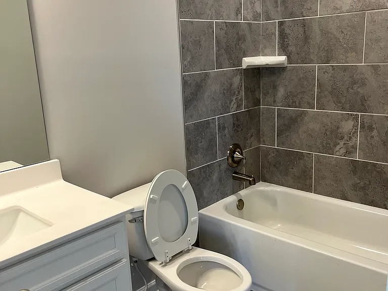 414 Kinross Ln — Photo 48
