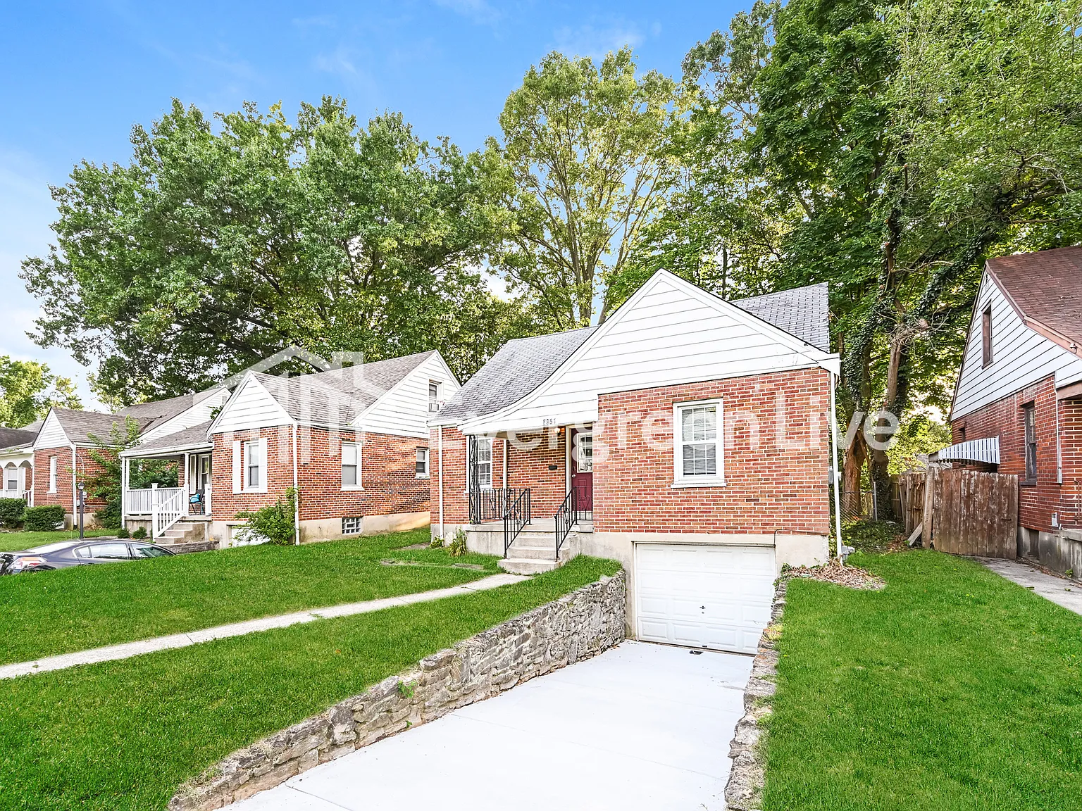 3 bed, 1.0 bath, 1640 sqft, $1,545 — Photo 2