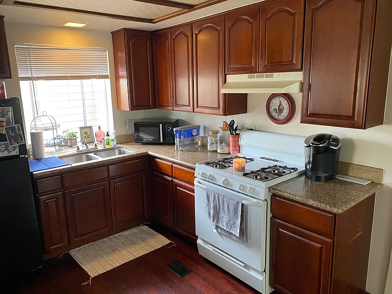 516 W D St #1 — Photo 3