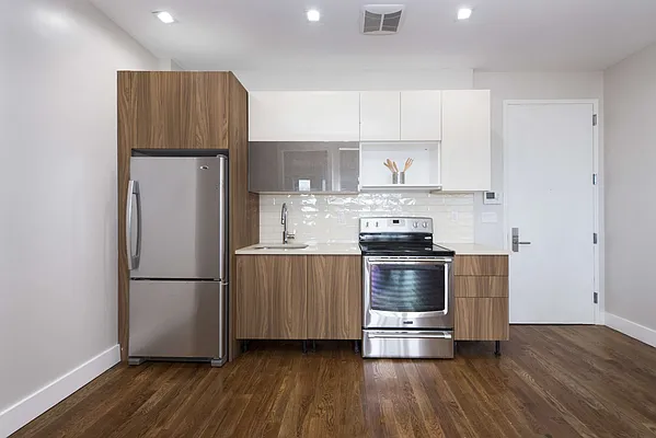 Rented by City View Living | media 9