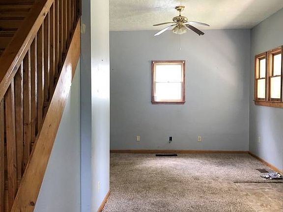 4th image of 16 Wood Ave