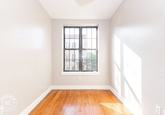 5th image of 190 Jefferson St APT 2L