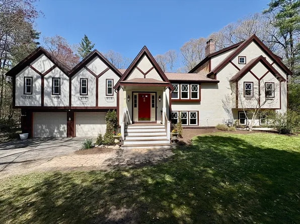 47 Tanglewood Dr, Scituate, MA 02066