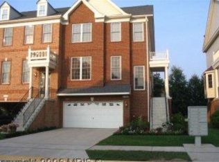 25246 Lyon Ter, Chantilly, VA 20152