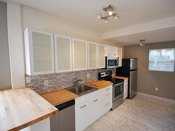 2nd image of 616 E Pine St APT 1