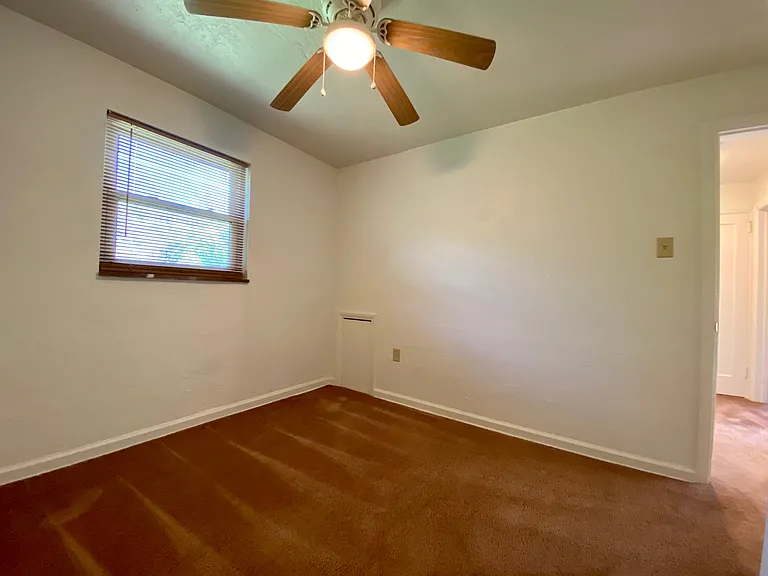 122 Parkwood Ln — Photo 4
