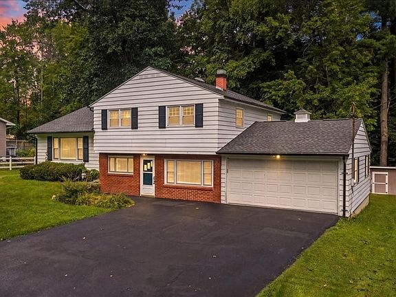 2nd image of 234 Ridgefield Rd