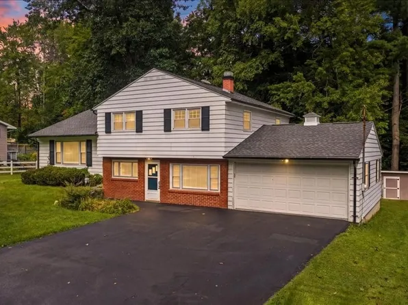 234 Ridgefield Rd, Endicott, NY 13760