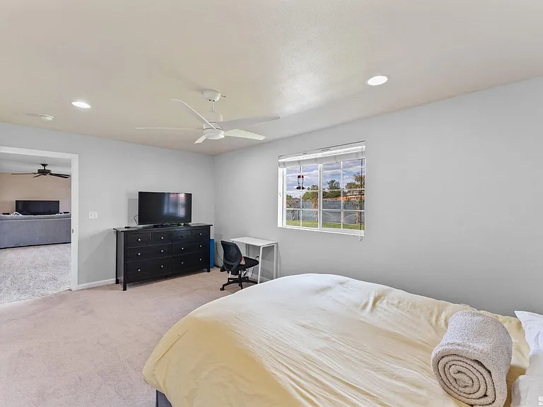 1380 Patricia Dr — Photo 28