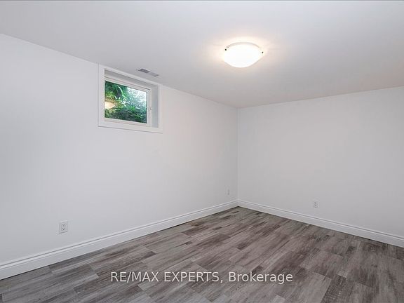 5th image of 7 Willow St