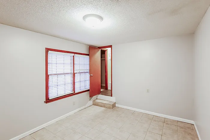 3722 Woodhill Rd — Photo 7