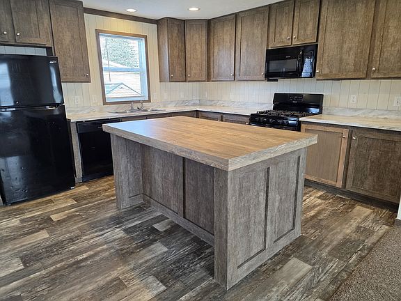 2nd image of 2613 Loch Lomond Dr #210