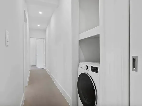 301 West 22nd Street image 2 of 5