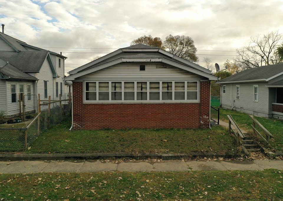 1st image of 221 Jefferson Ave