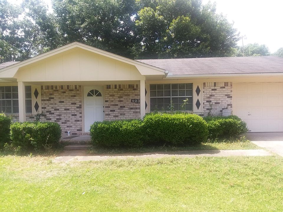 1st image of 923 Johnson Ave