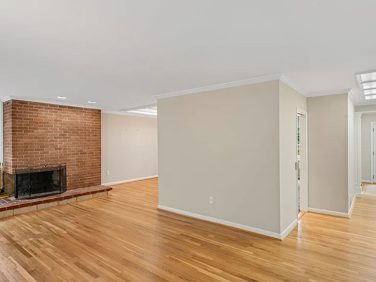 5002 Wenruth Pl — Photo 8