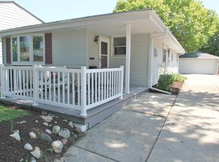 916 S 122nd St, West Allis, WI 53214