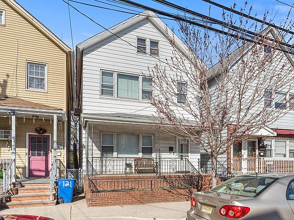 2nd image of 119 W 21st St