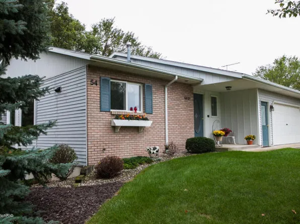 6531 Leisure Creek Dr SE, Caledonia, MI 49316